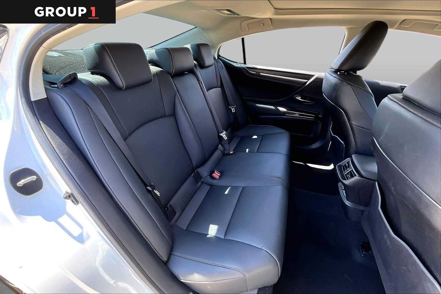 Used 2023 Lexus ES 350 w/ Premium Package FWD image 17