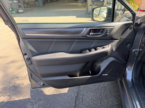 Used 2019 Subaru Legacy 2.5i Limited AWD/4WD image 19