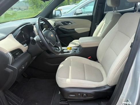 Certified 2022 Chevrolet Traverse LT w/ LPO, Cargo Package AWD/4WD image 4