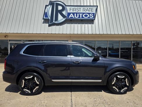 Used 2025 Kia Telluride S AWD/4WD image 9