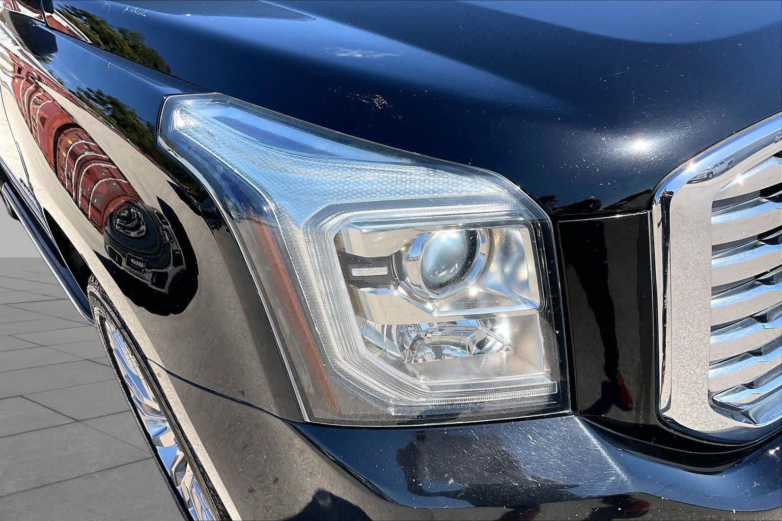 Used 2020 GMC Yukon SLT w/ Premium Edition RWD image 28