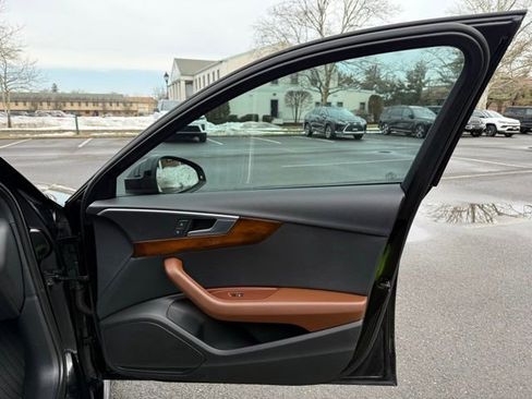 Used 2017 Audi A4 2.0T w/ Convenience Package image 31