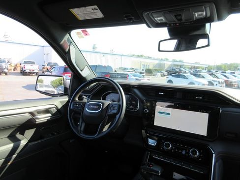 Certified 2025 GMC Sierra 1500 AT4 w/ AT4 Premium Package AWD/4WD image 26