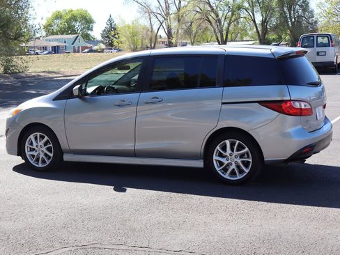 Used 2012 MAZDA MAZDA5 Touring w/ Moonroof & Audio Pkg image 8