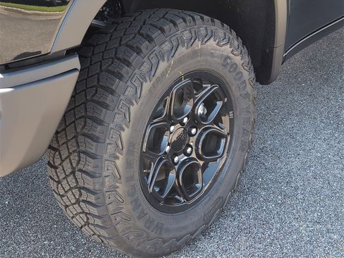 New 2026 Chevrolet Silverado 1500 ZR2 w/ ZR2 Bison Edition image 32