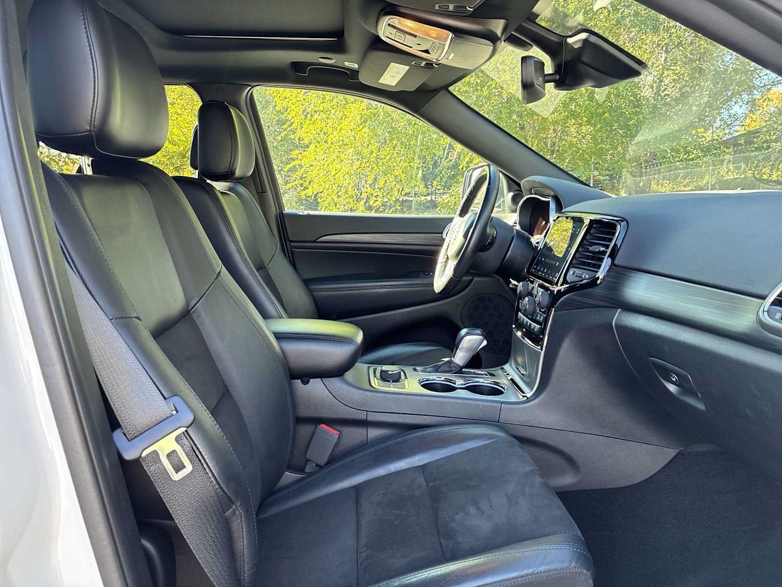 Used 2020 Jeep Grand Cherokee Altitude AWD/4WD image 26