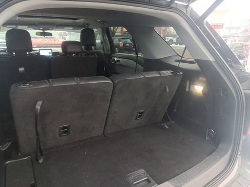 Used 2022 Ford Explorer XLT w/ Equipment Group 202A image 15