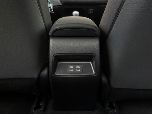 Used 2025 Toyota Corolla LE FWD image 12