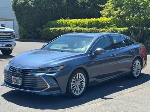 Used 2021 Toyota Avalon Limited w/ Advanced Safety Package FWD image 3