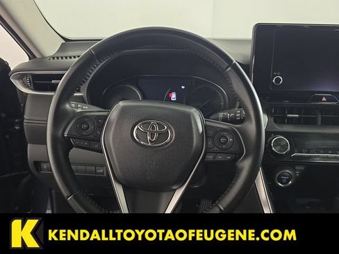 Used 2024 Toyota Venza LE AWD/4WD image 12