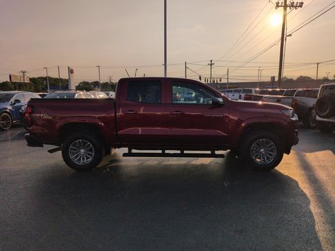 Used 2025 Chevrolet Colorado LT AWD/4WD image 6