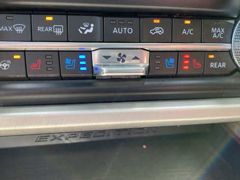 Certified 2024 Ford Expedition Max Limited AWD/4WD image 20