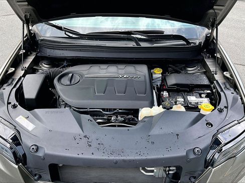 Used 2019 Jeep Cherokee Limited AWD/4WD image 11