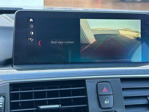 Used 2018 BMW 320i xDrive Sedan image 21