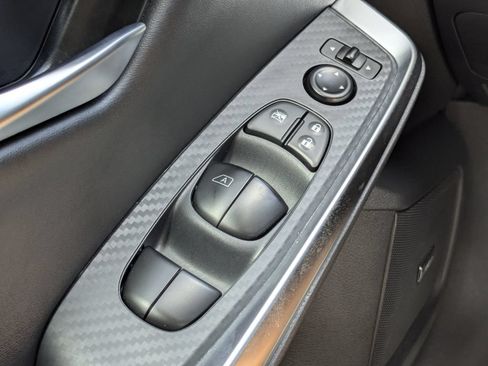 Used 2025 Nissan Sentra SR w/ SR Premium Package FWD image 28