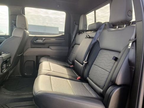 Used 2025 Chevrolet Silverado 1500 ZR2 w/ Technology Package image 14