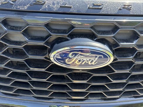 Used 2025 Ford Explorer ST-Line w/ Premium Package image 14