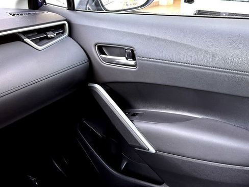 Used 2024 Toyota Corolla Cross XLE image 25