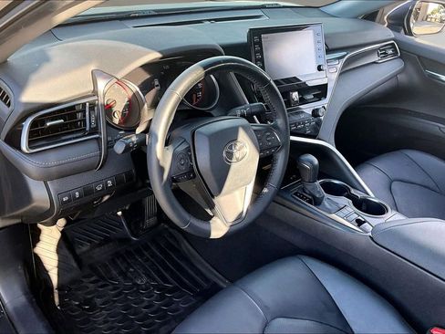Used 2022 Toyota Camry XSE FWD image 17