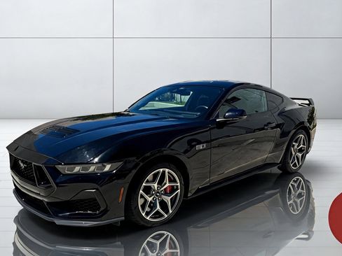 Used 2024 Ford Mustang GT Premium RWD image 3