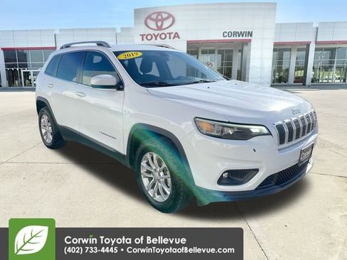 Used 2019 Jeep Cherokee Latitude w/ Popular Appearance Group image 1