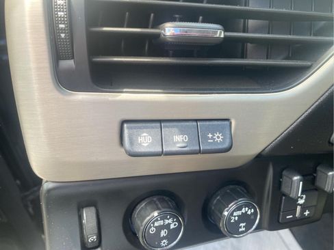 Used 2020 GMC Yukon Denali w/ Denali Premium Package AWD/4WD image 43