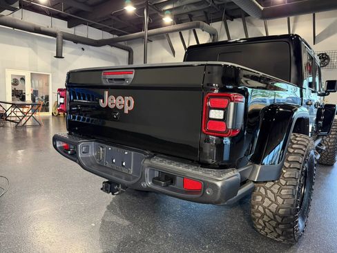 Used 2024 Jeep Gladiator Mojave image 11