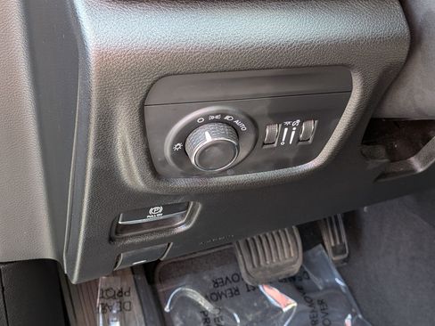 Certified 2024 Jeep Grand Cherokee Laredo RWD image 14