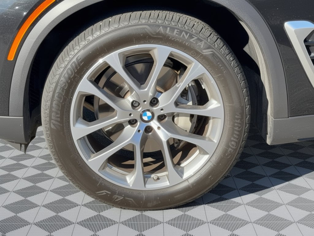 Used 2024 BMW X5 xDrive40i w/ Premium Package AWD/4WD image 13