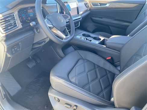 New 2026 Volkswagen Atlas SE image 14