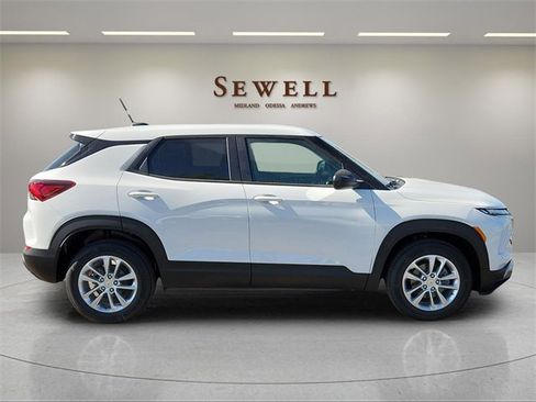 Used 2025 Chevrolet TrailBlazer LS w/ LS Convenience Package image 5