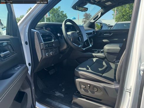 New 2026 GMC Yukon XL Elevation w/ Elevation Premium Package AWD/4WD image 19
