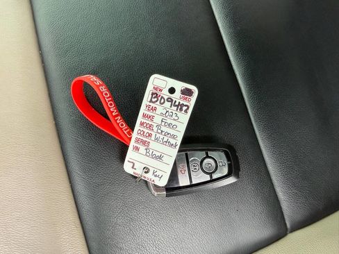 Used 2023 Ford Bronco Wildtrak image 68