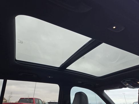 Used 2022 Jeep Grand Cherokee L Overland image 21