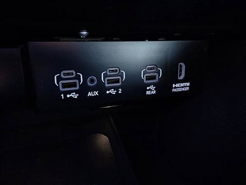 Used 2022 Jeep Wagoneer Series III w/ Premium Group I AWD/4WD image 25