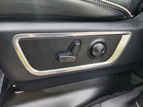 Used 2025 RAM 1500 Laramie image 11