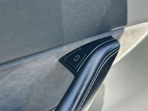 Used 2022 Tesla Model Y Performance image 23