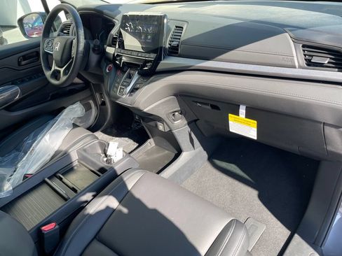 Used 2024 Honda Odyssey EX-L image 18