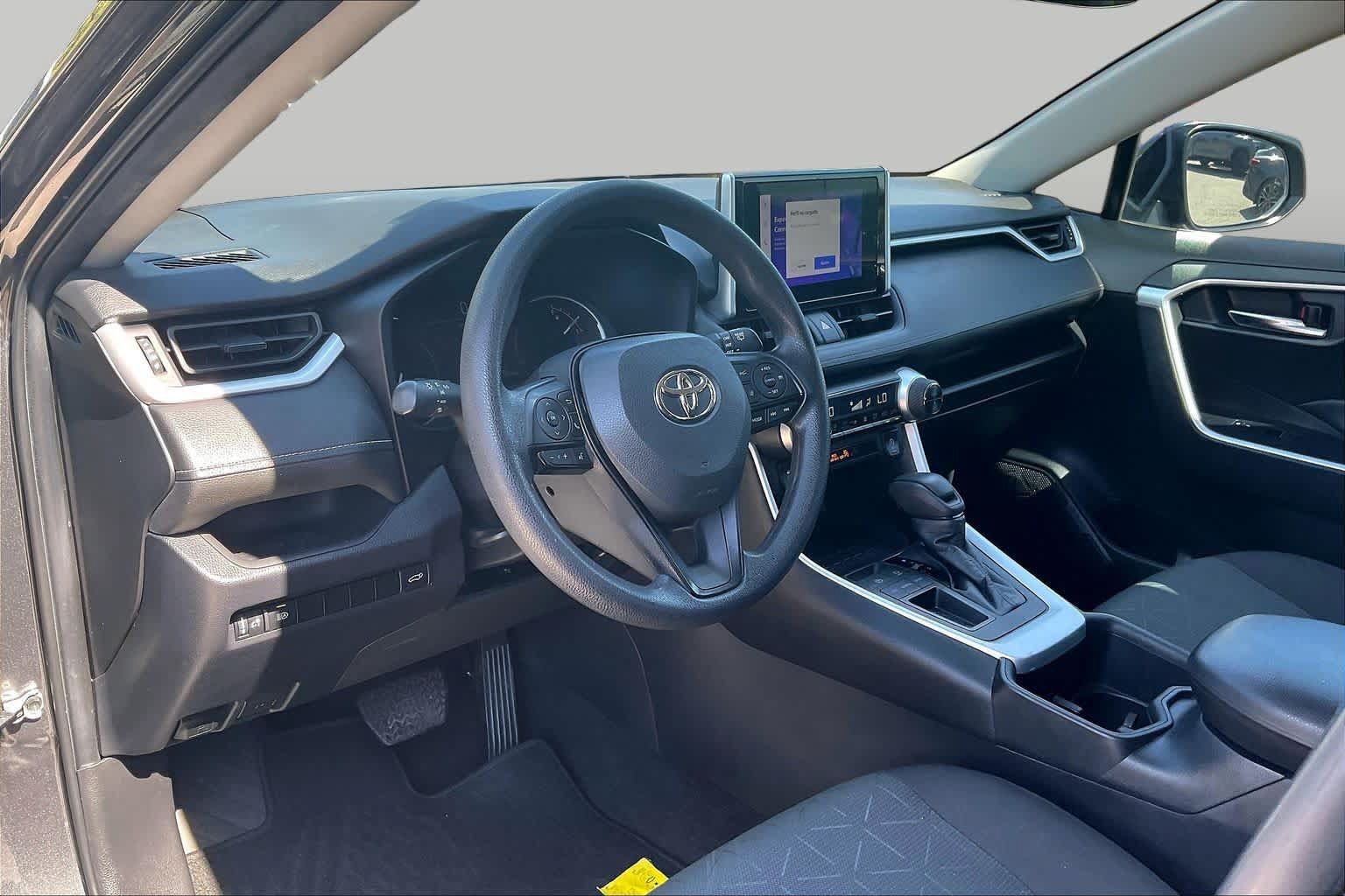 Used 2023 Toyota RAV4 XLE w/ Convenience Package FWD image 17