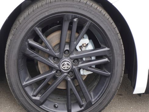 Used 2026 Toyota Camry Hybrid image 5