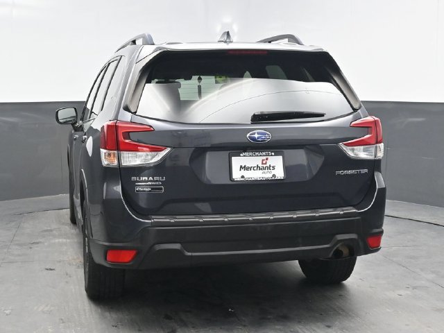Used 2019 Subaru Forester Premium AWD/4WD image 5