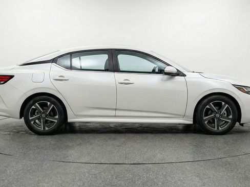 Used 2025 Nissan Sentra SV image 11