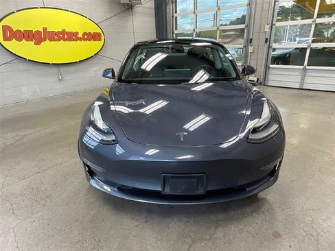 Used 2022 Tesla Model 3 Long Range AWD/4WD image 8