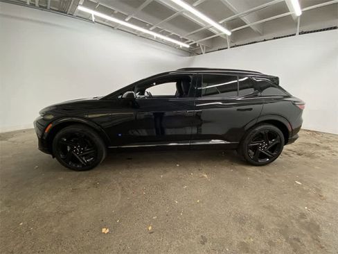 Used 2024 Chevrolet Equinox EV RS image 3