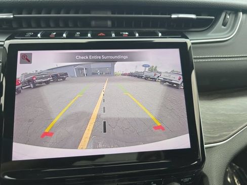 Used 2022 Jeep Grand Cherokee Limited w/ Trailer Tow Prep Group (B) AWD/4WD image 15