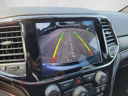 Used 2020 Jeep Grand Cherokee Limited AWD/4WD image 21
