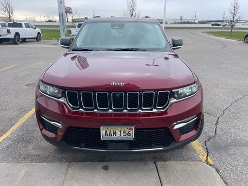 Used 2023 Jeep Grand Cherokee Limited w/ Luxury Tech Group II AWD/4WD image 2