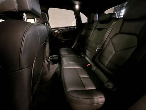Certified 2025 Porsche Macan Turbo image 22