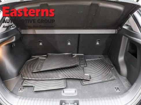 Used 2022 Hyundai Kona SE w/ Winter Weather Package image 9