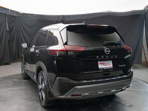 Used 2023 Nissan Rogue SL w/ SL Premium Package image 10
